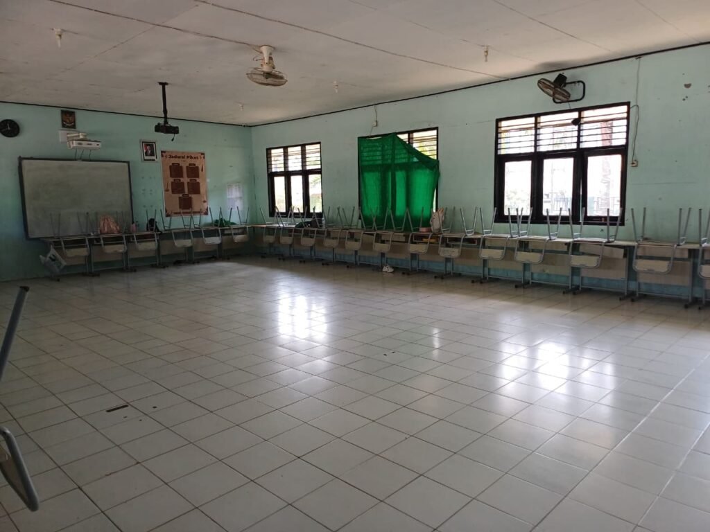 Ruang Kelas yang Bersih: Kunci Kenyamanan dan Konsentrasi dalam Belajar