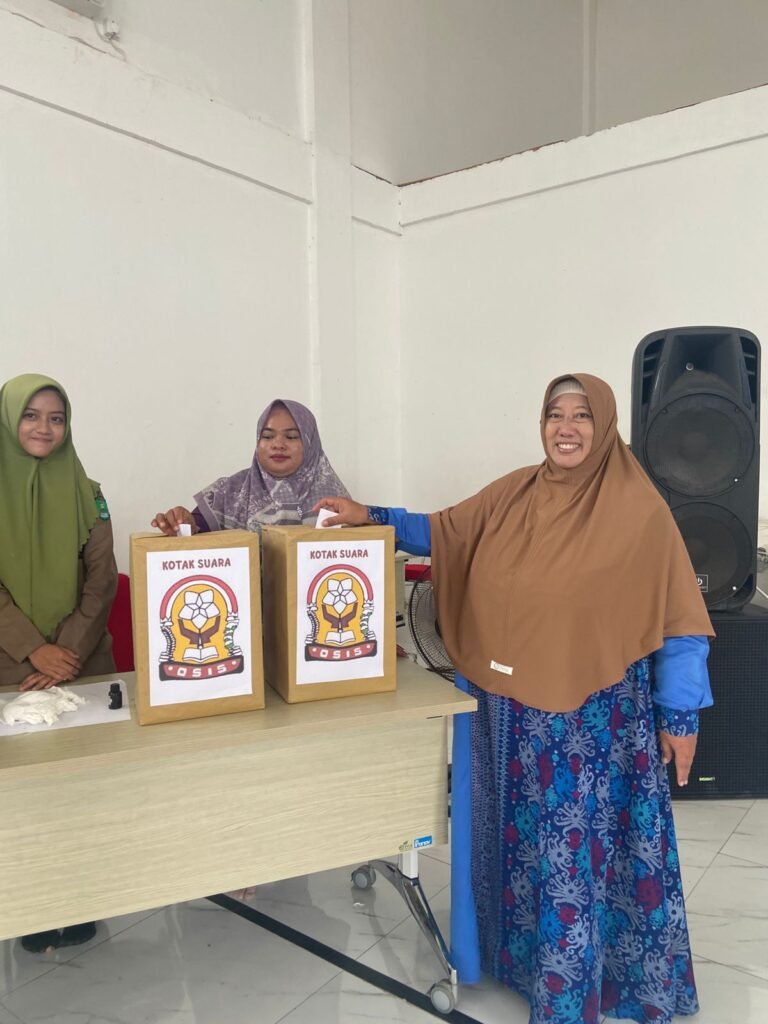 Debat Terbuka dan Pemungutan Suara Langsung OSIS SMKN 2 Berau