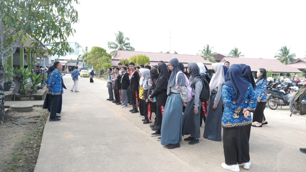 SMKN 2 Berau Sambut Kunjungan Outing Class SLBN Tanjung Redeb: Suguhkan Edukasi Teknologi hingga Pengalaman Seru Beternak